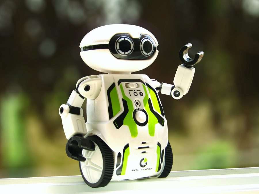 Ethische Dimensionen im Umgang mit vernetztem Spielzeug (Tagungsbeitrag) 7 Roboter