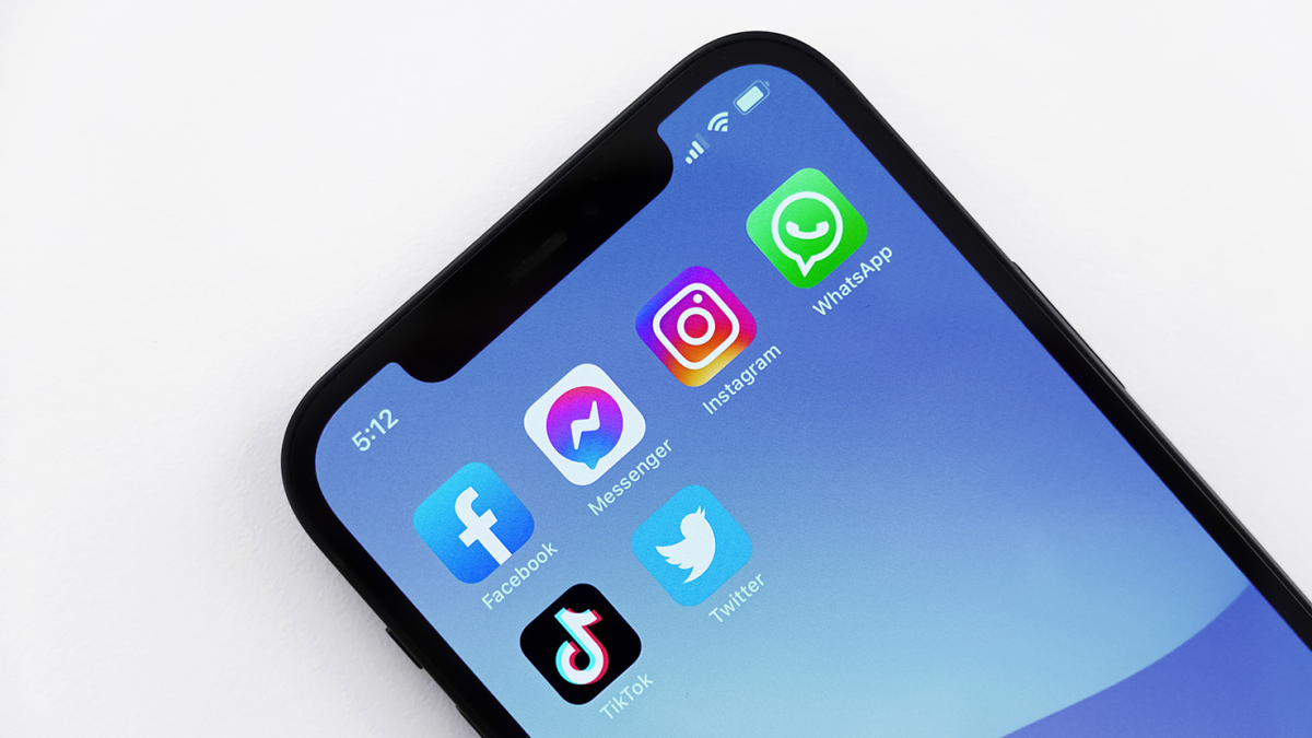 Handy mit Social-Media-Apps