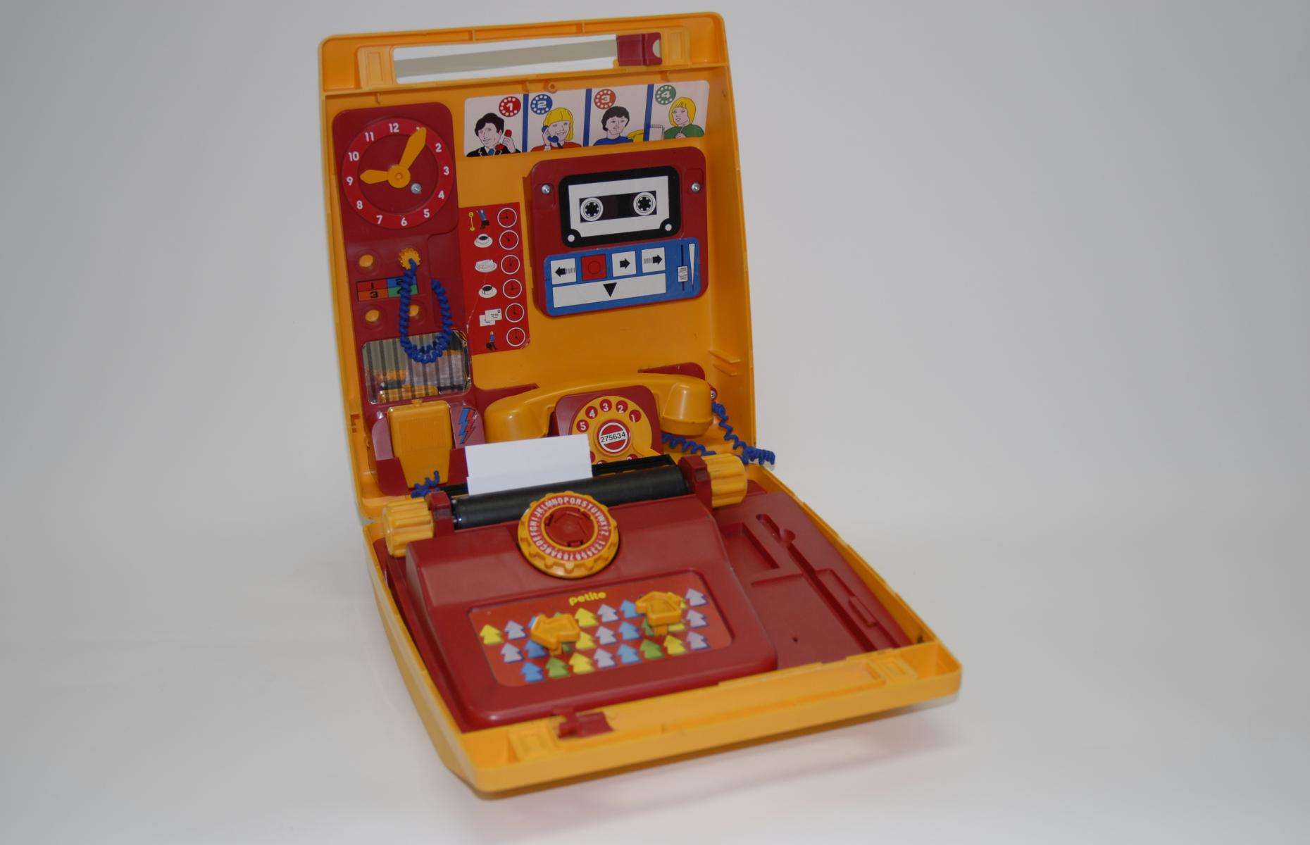 Tag der Schreibmaschine 8 Kopie von Tag.der .Scheibmaschine Petite.Buero