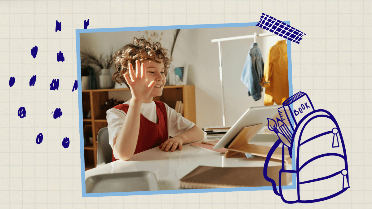 Schulkind vor dem Tablet