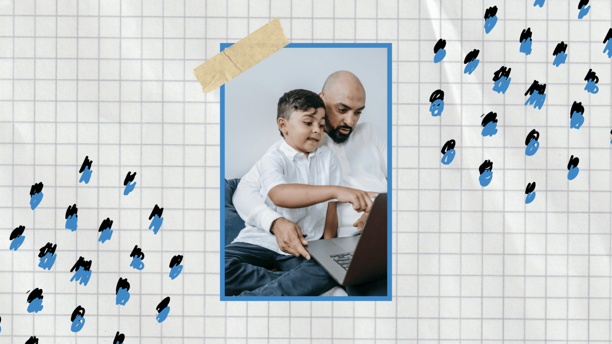 Vater und Sohn sitzen zusammen am Laptop und lernen Programmieren mit Minecraft. Interaktives Lernen und Eltern-Kind-Zeit durch Videospiele.